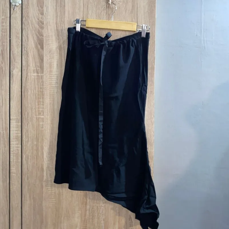 asymmetrical black skirt photo 1