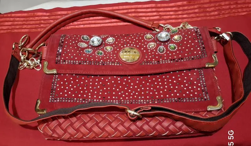 FASHION IN ITALY MERAH photo 1