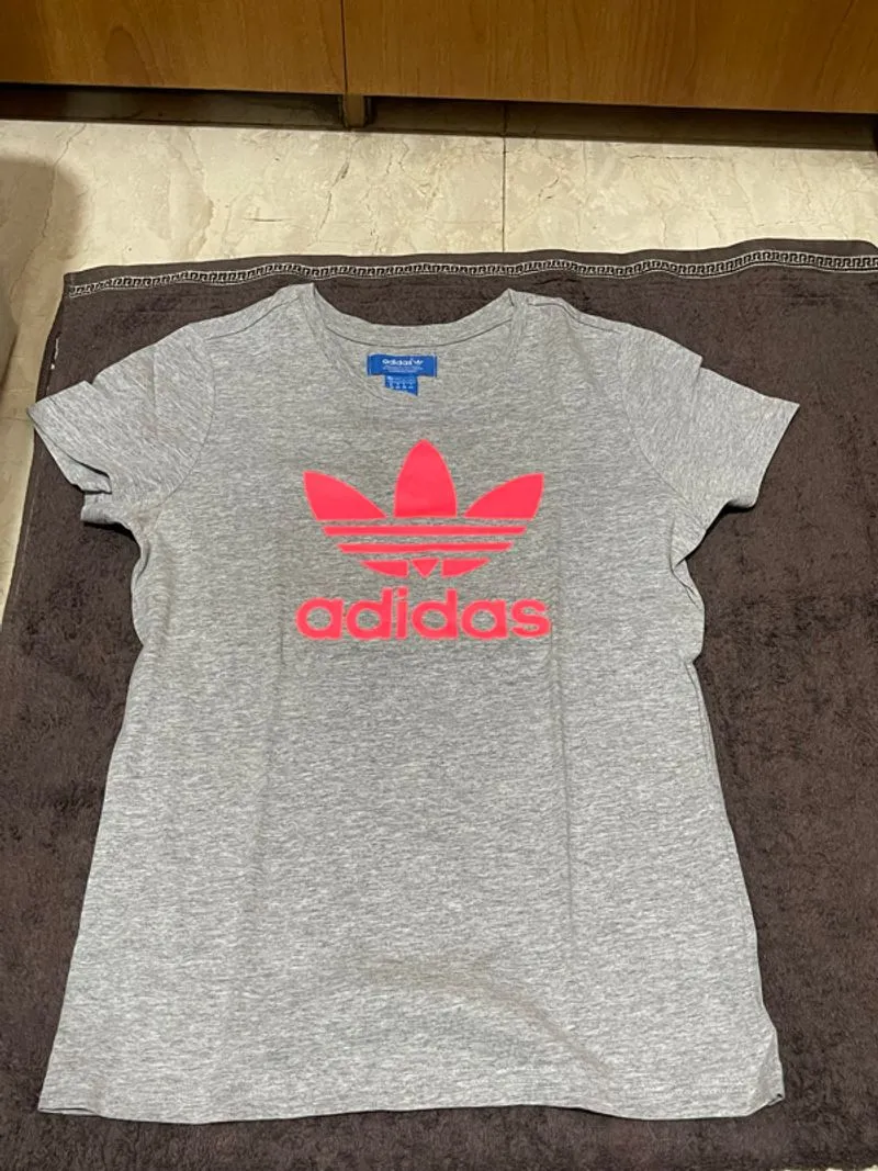 T-Shirt Adidas photo 1