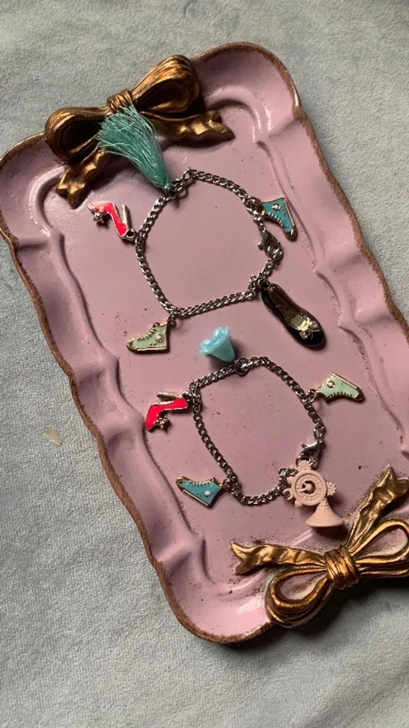 Gelang karakter photo 1