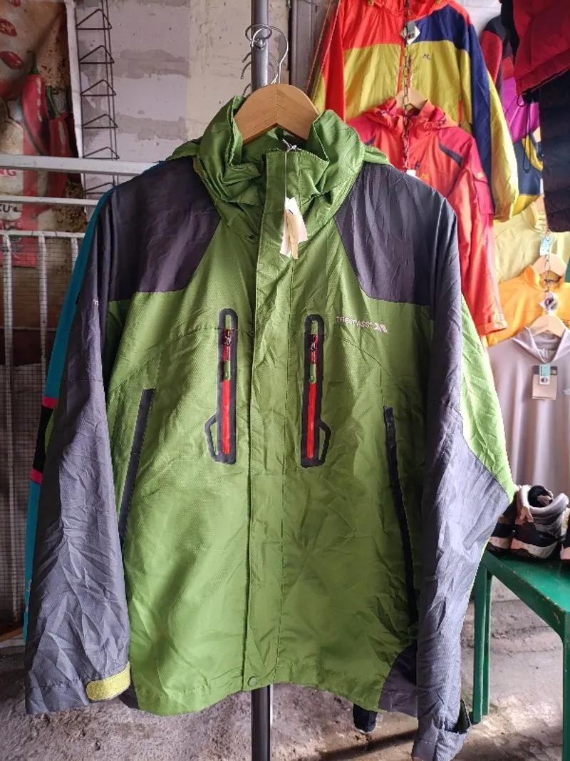 Jaket outdoor trespass photo 1
