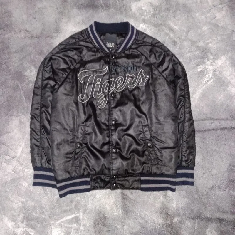 Varsity mlb hitam photo 1