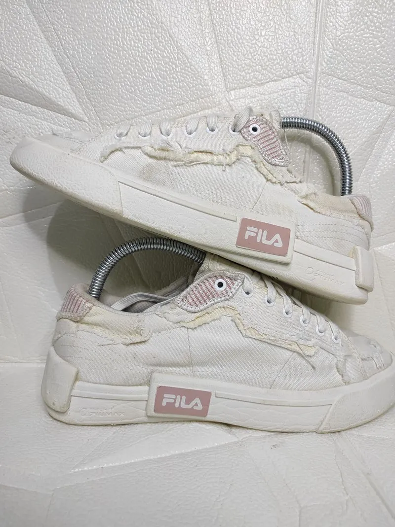 Sepatu Fila Fusion Canvas White size 38.5 insole 24 photo 1