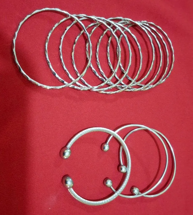 GELANG MONEL photo 1