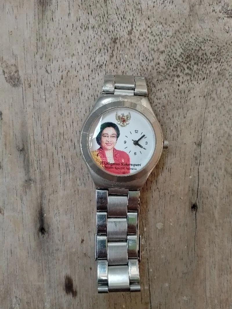 Jam tangan vintage PDIP MEGAWATI  photo 1