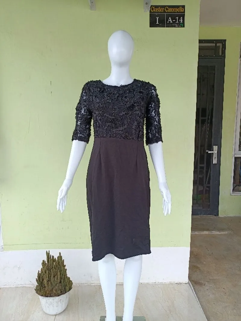 DRESS HITAM SEMI BRUKAT MEWAH photo 1