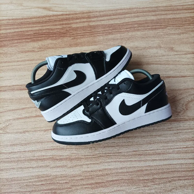 Nike Air Jordan Gorpcore Lolita Sneakers Wanita white black photo 1