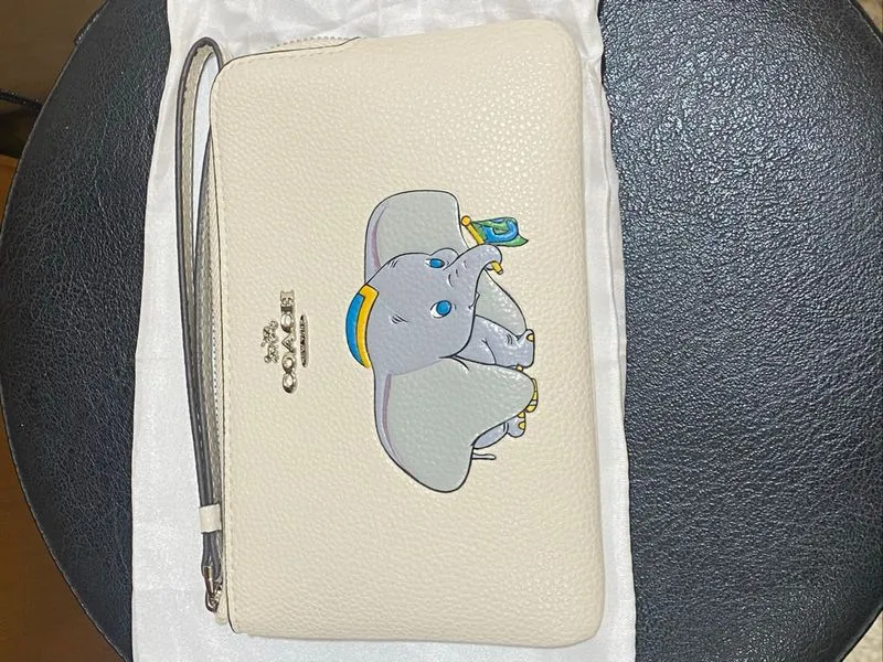 Coach Dumbo Wallet Series  photo 1