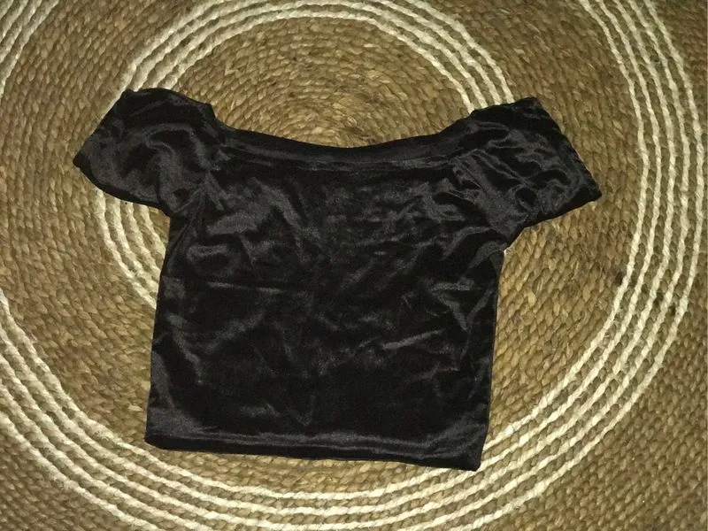 Crop top photo 1