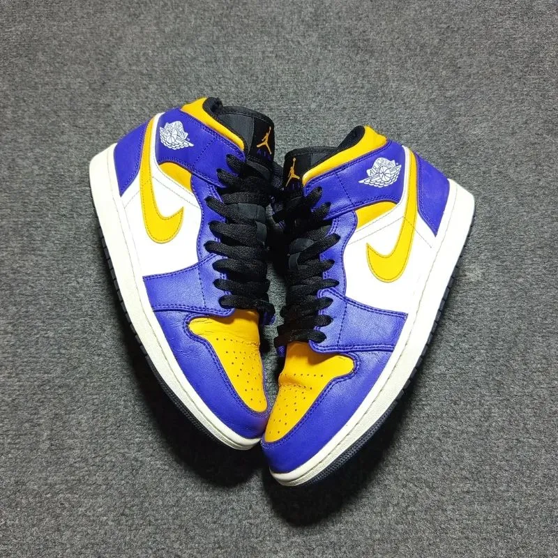 NIKE AIR JORDAN 1 MID (LAKERS) photo 1