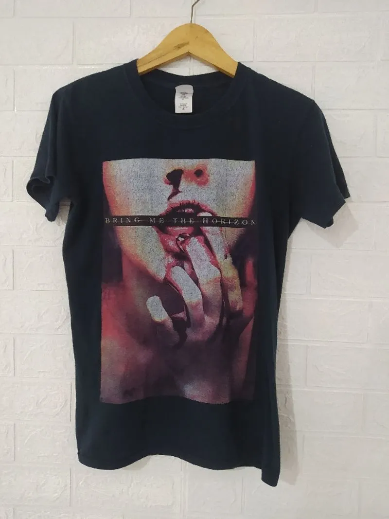 Kaos band bring me the horizon photo 1