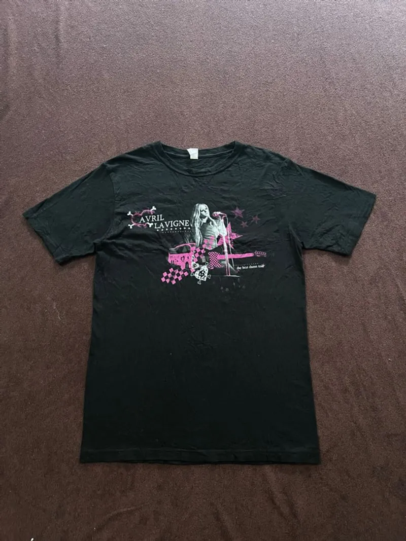 Avril Lavigne 2008  photo 1