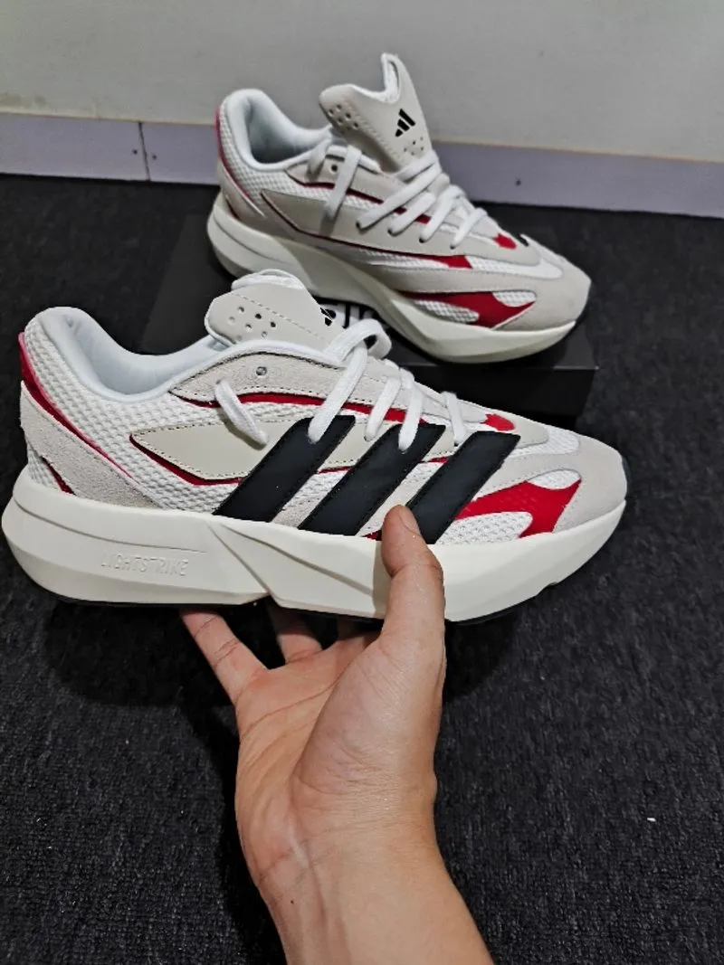 Adidas Light Blaze photo 1