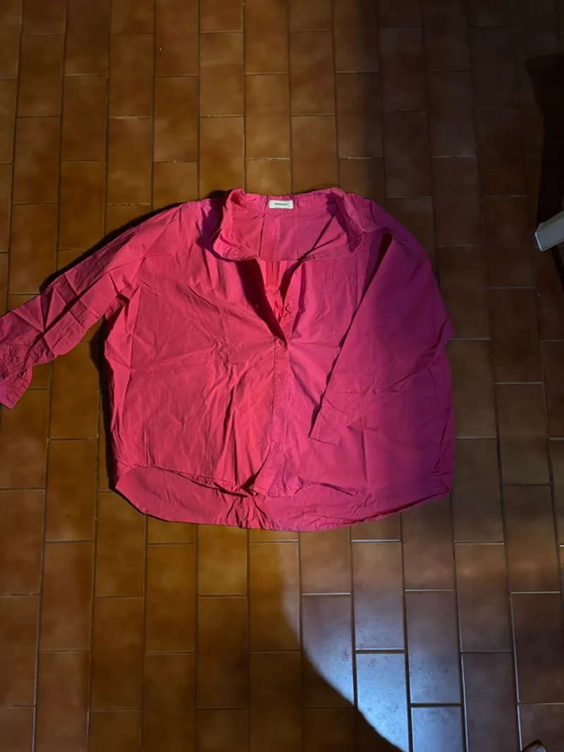 Pink shirt 3mongkis photo 1