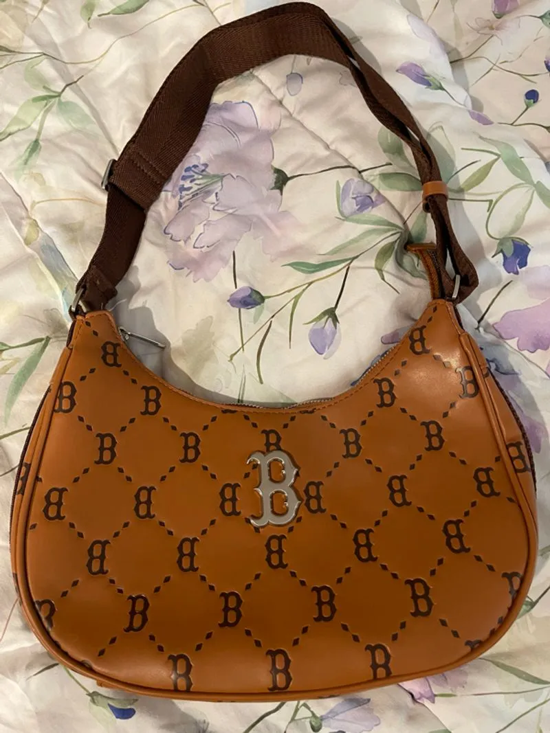 MLB Hand bag and sling bag photo 1
