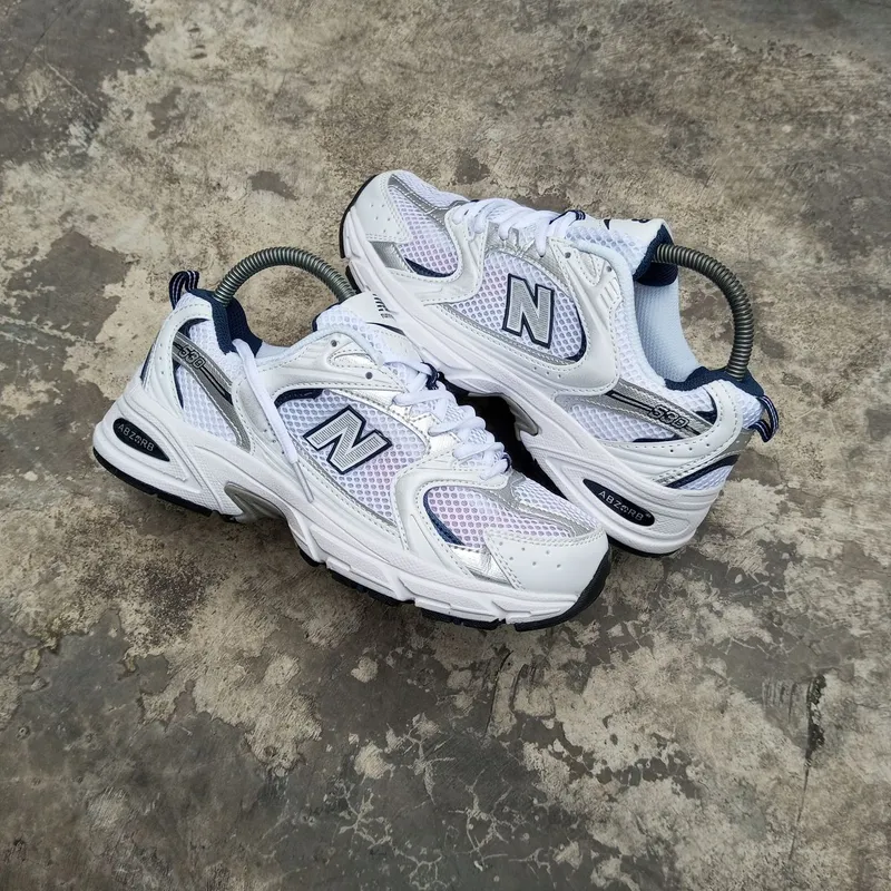 New Balance Sportswear Sneakers Wanita white navy