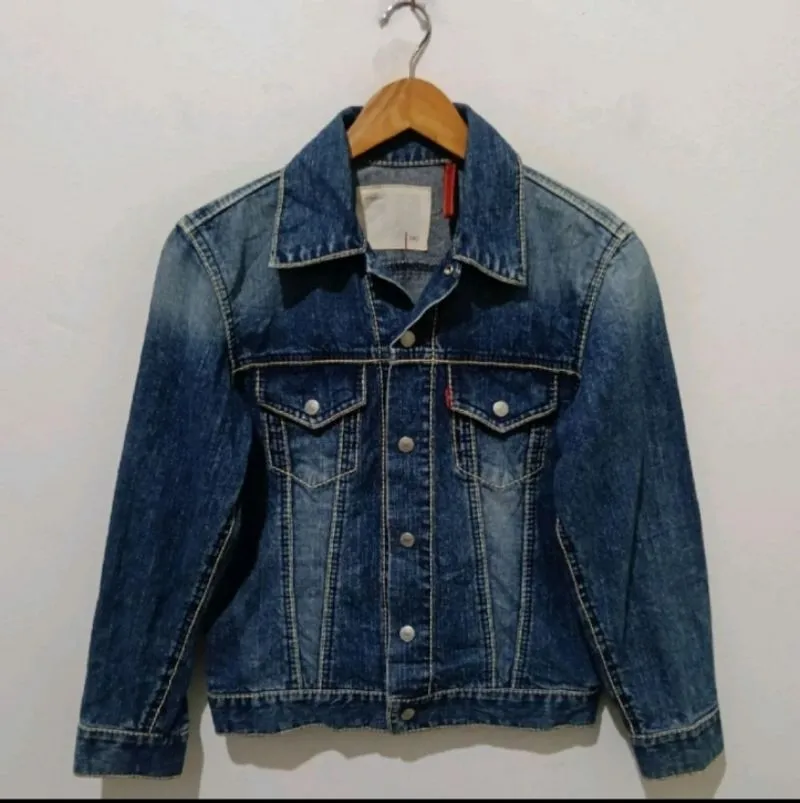 LEVIS Strauss & Co Red Loop Trucker Denim Jacket
 photo 1