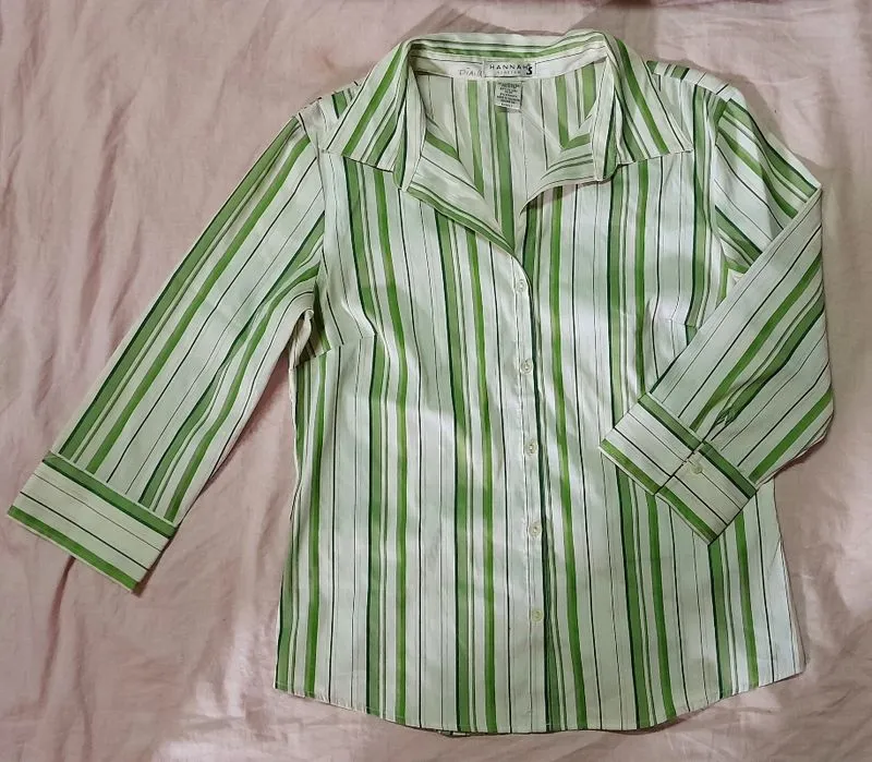 Blouse Wanita Strip Putih dan Hijau/ Preloved photo 1
