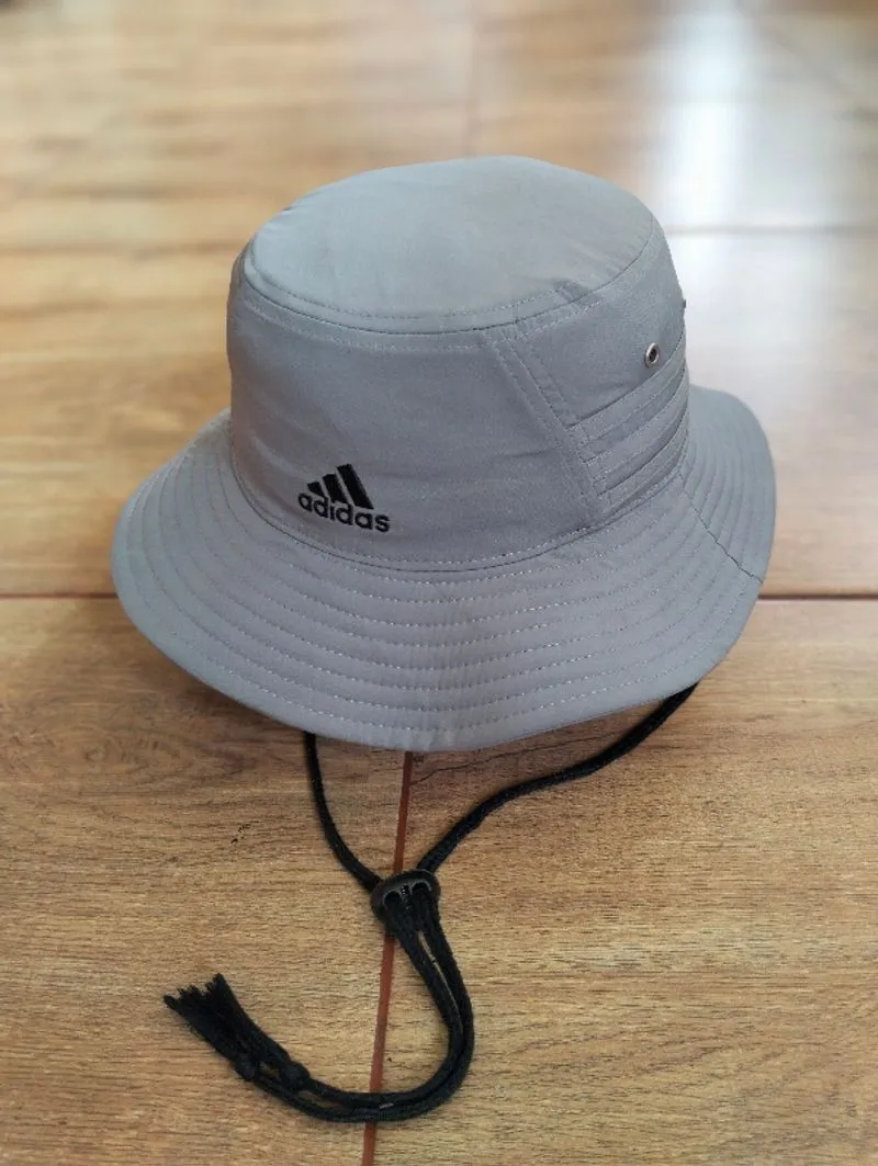 Topi Adidas  photo 1