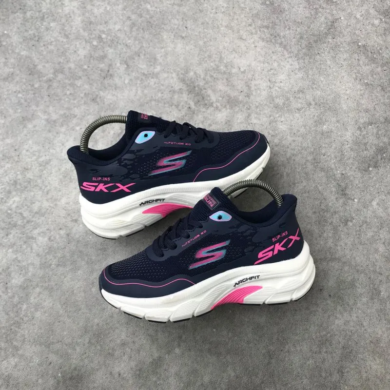 Skechers photo 1