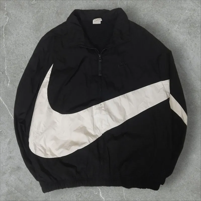 Nike Streetwear Sportswear Windbreaker Pria black Preloved