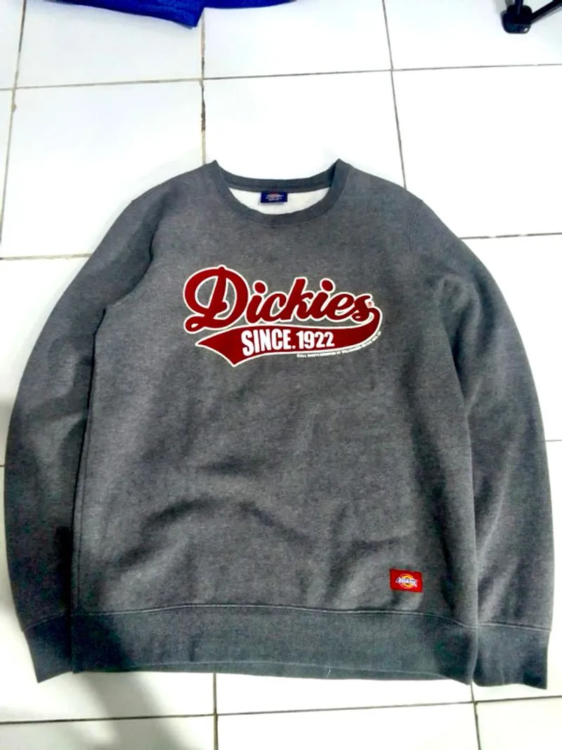 Crewneck Dickies warna abu abu tua photo 1