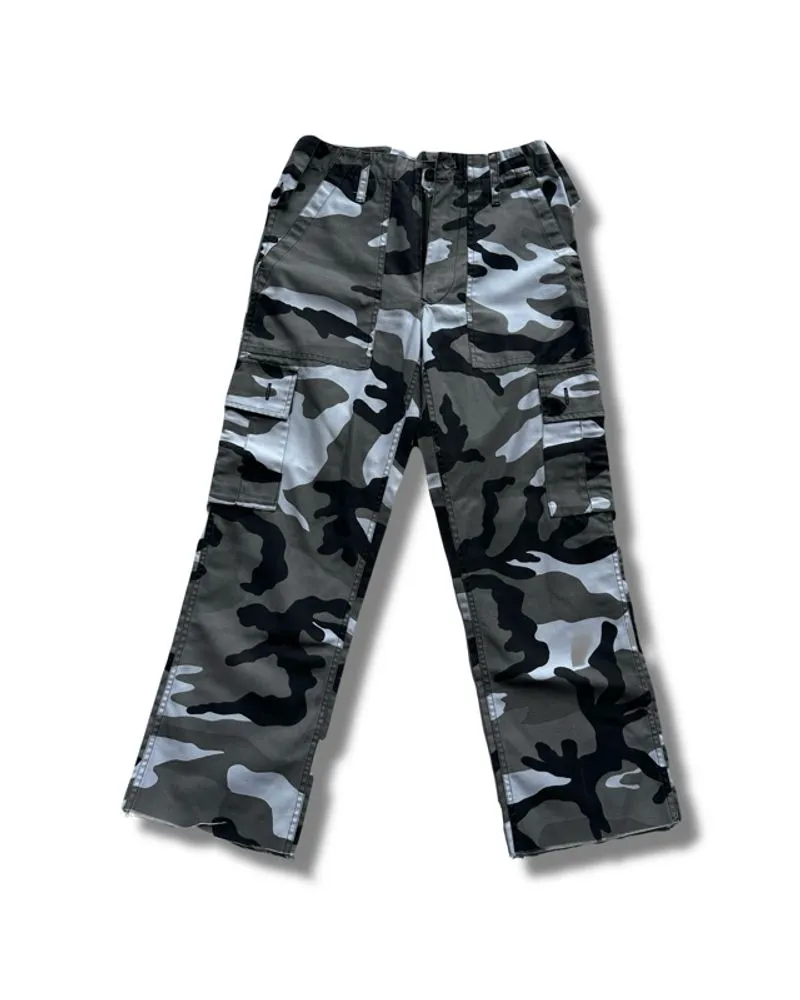 UO ARMY PANTS photo 1