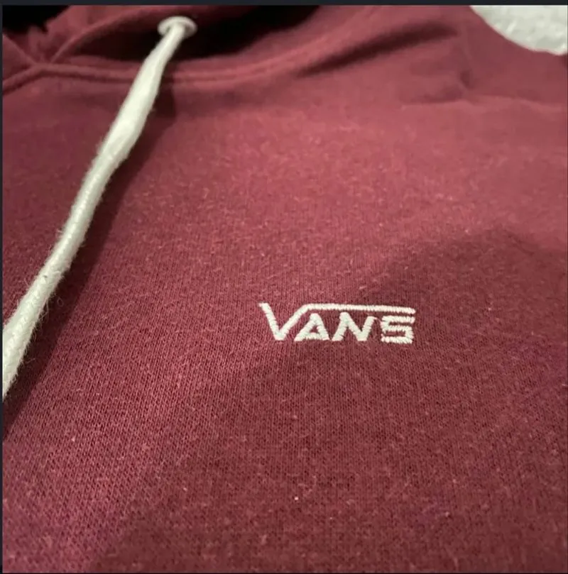 Hoodie Vans warna merah marun photo 1