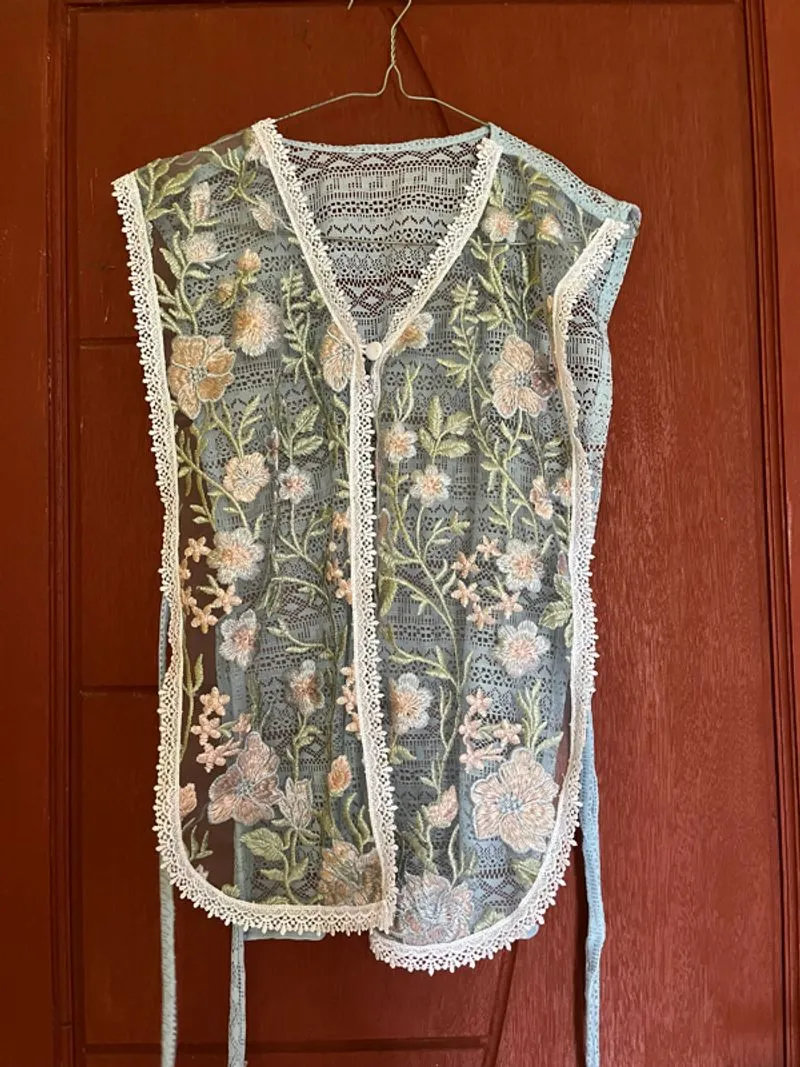 Vest  photo 1