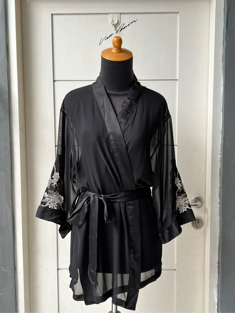 VERA WANG For Fidelia Black Mesh Kimono photo 1