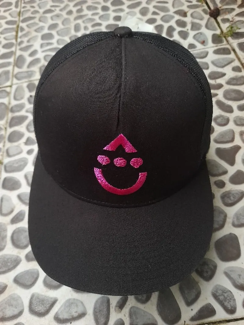 Classic Yupoong full black trucker hat photo 1