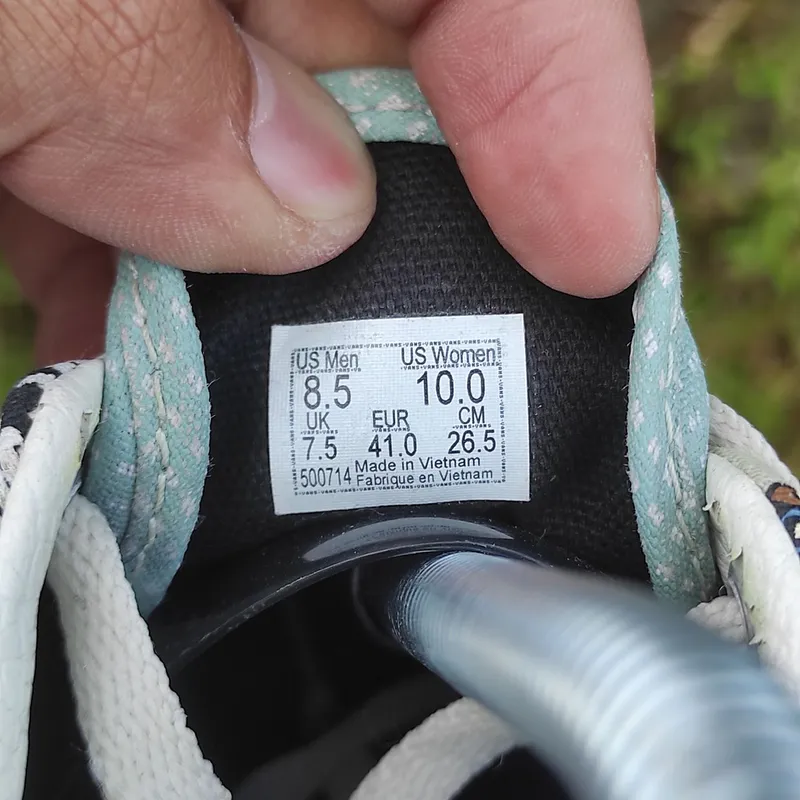 VANS Vintage Batik Sneakers Pria brown