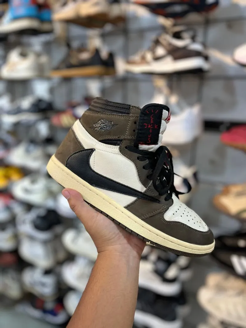 Air Jordan brown travis Scott photo 1