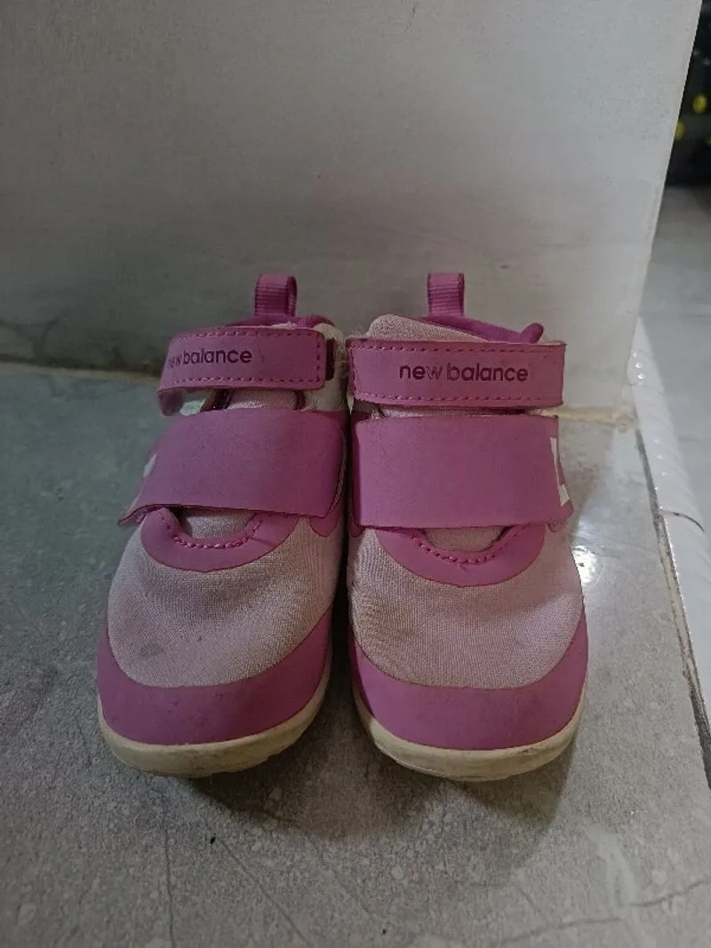 Sepatu Anak Toddler New Balance Size EU 22.5 photo 1