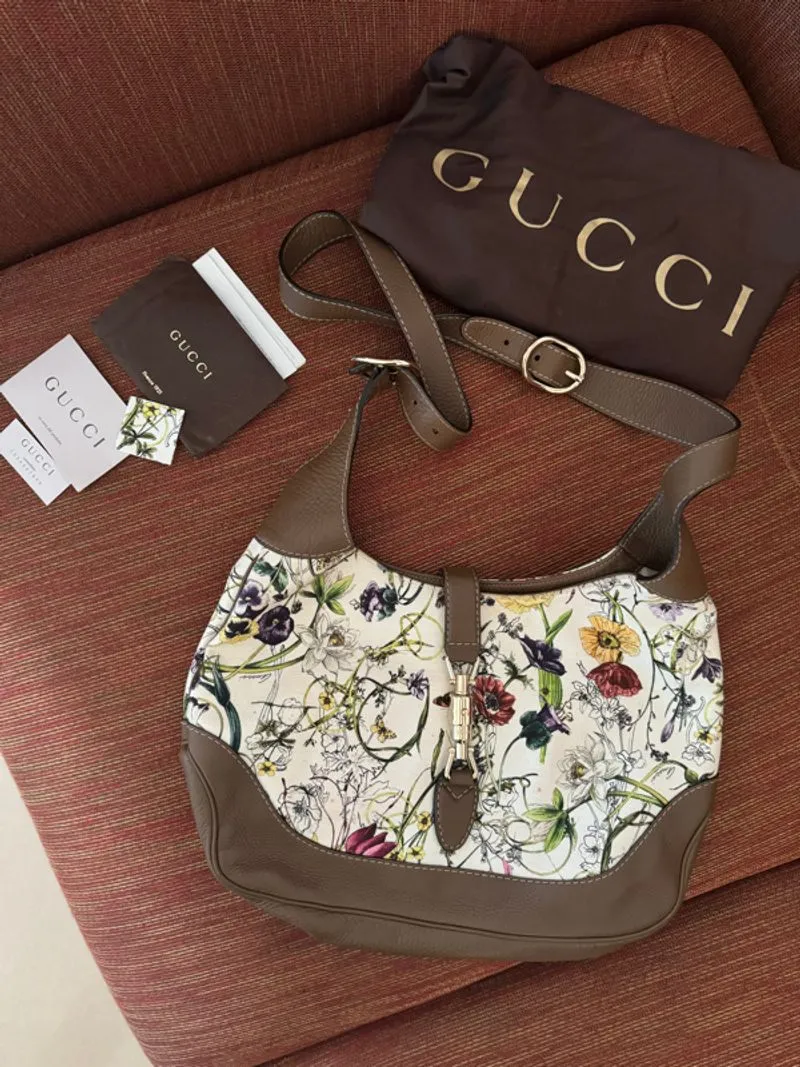 Gucci shoulder bag photo 1