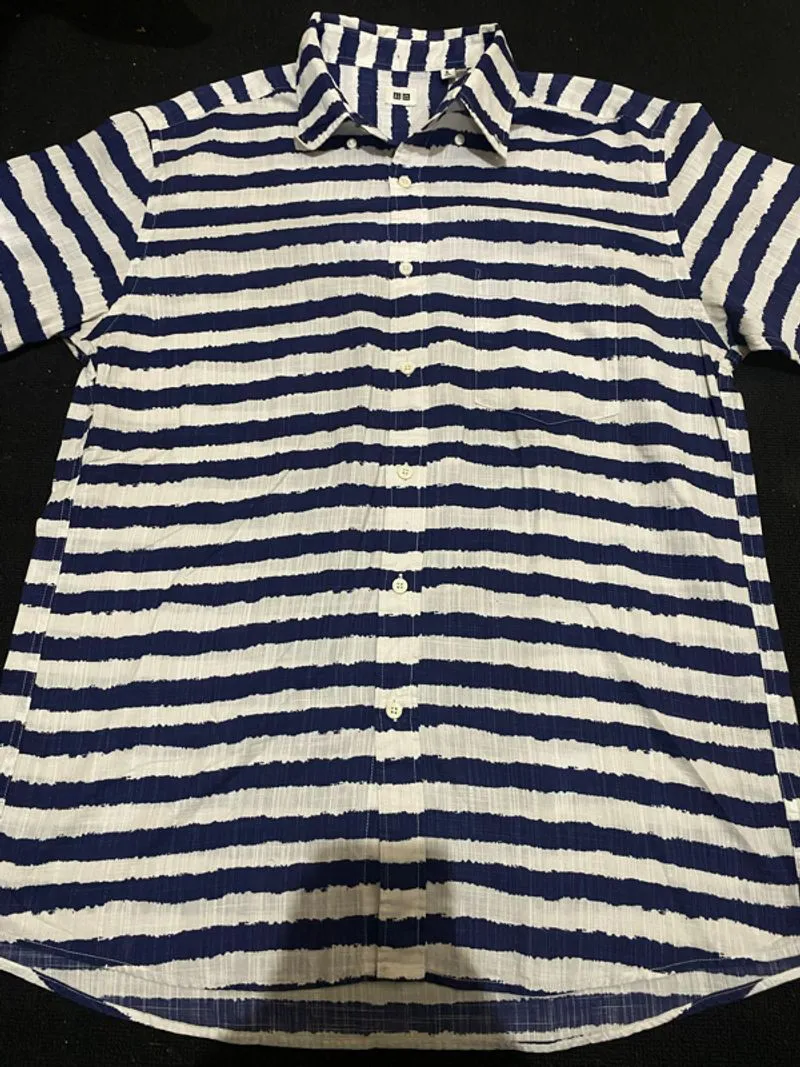 Uniqlo Kemeja photo 1