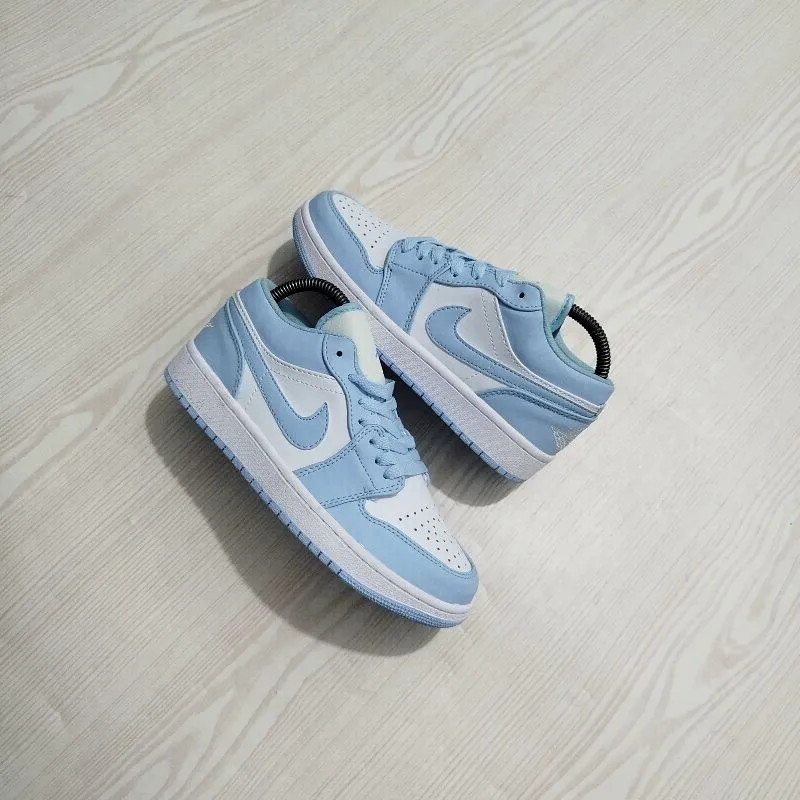 Air Jordan 1  photo 1