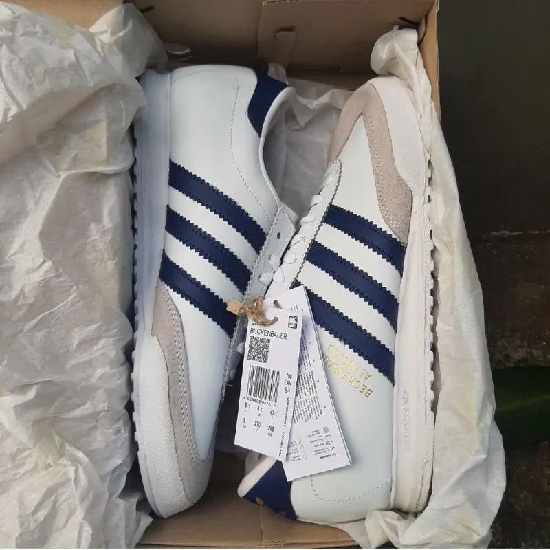 Sepatu Sneakers  photo 1