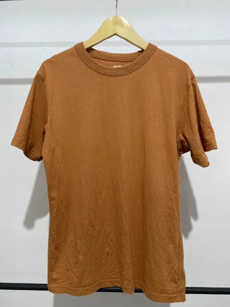 Baju kaos Uniqlo photo 1