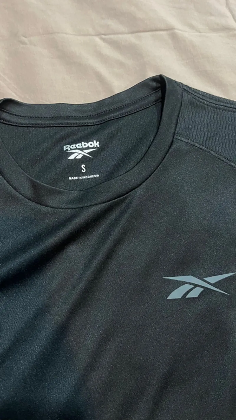 REEBOK SKECHERS SPORTS SHIRT photo 1
