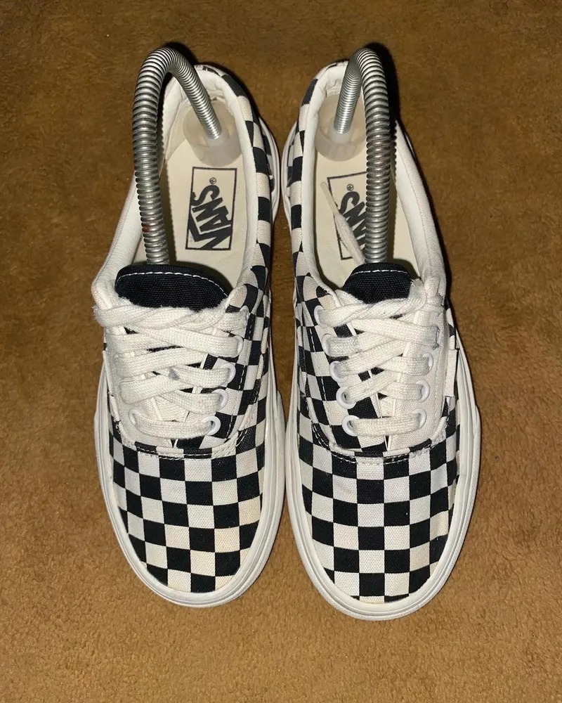 VANS Skater Casual Sneakers Wanita white black photo 1