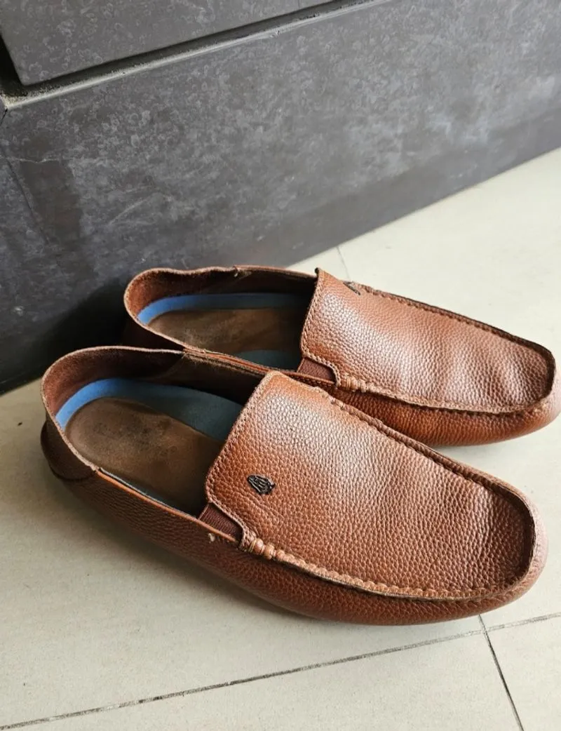 Sepatu kulit asli hush puppies 43 real leather photo 1