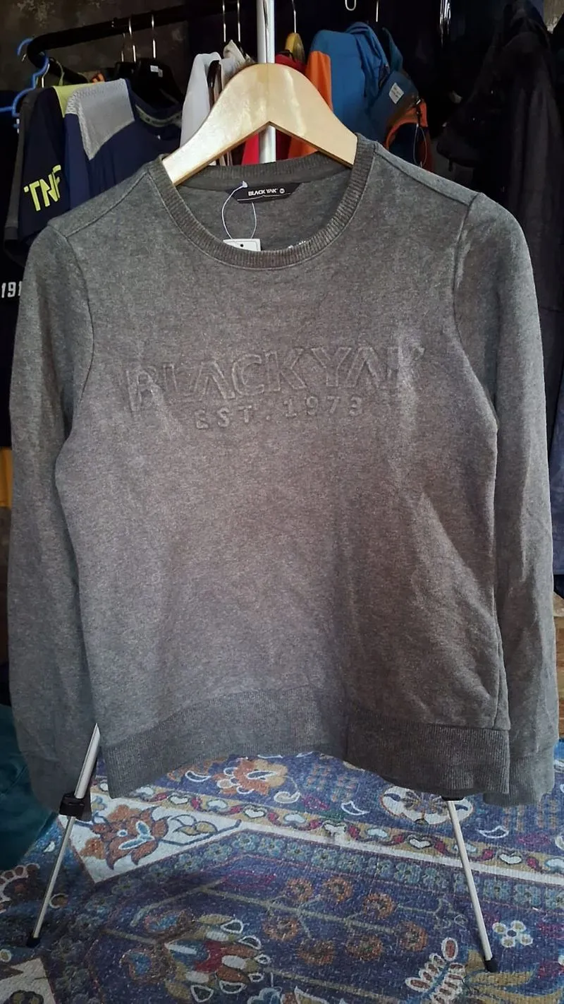 Crewneck Black Yak Warna Abu photo 1