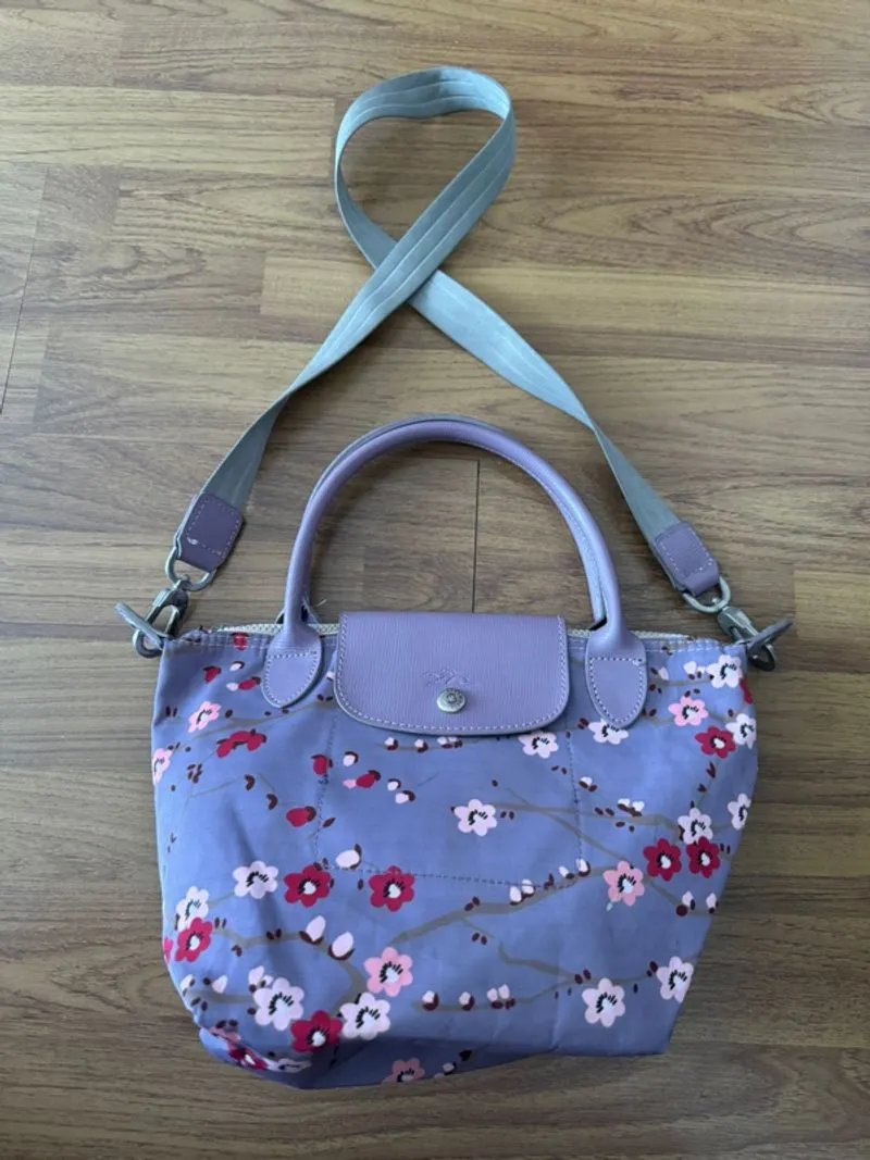 Longchamp sakura shoulder bag photo 1