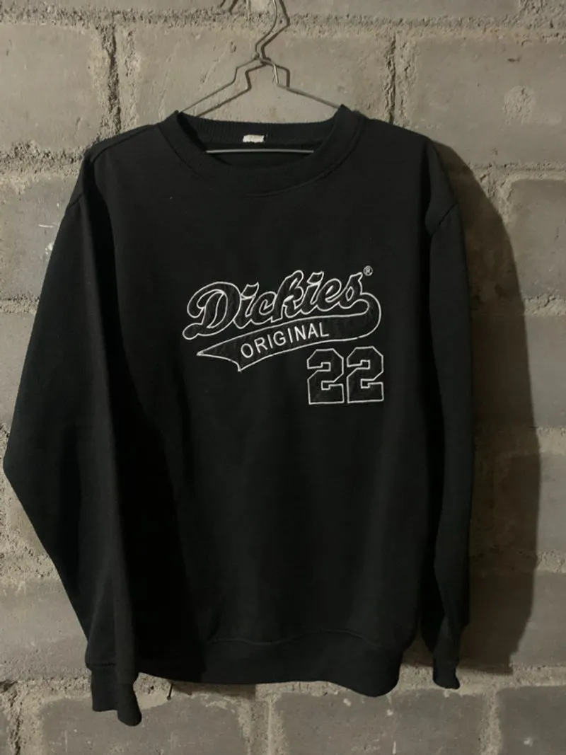 Sweter hitam size M  photo 1