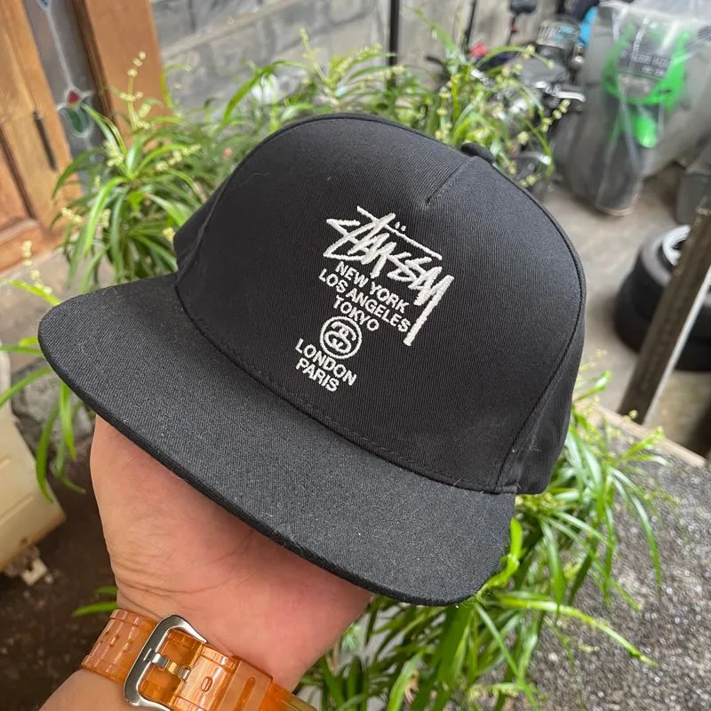 Topi Stussy world tour snapback photo 1