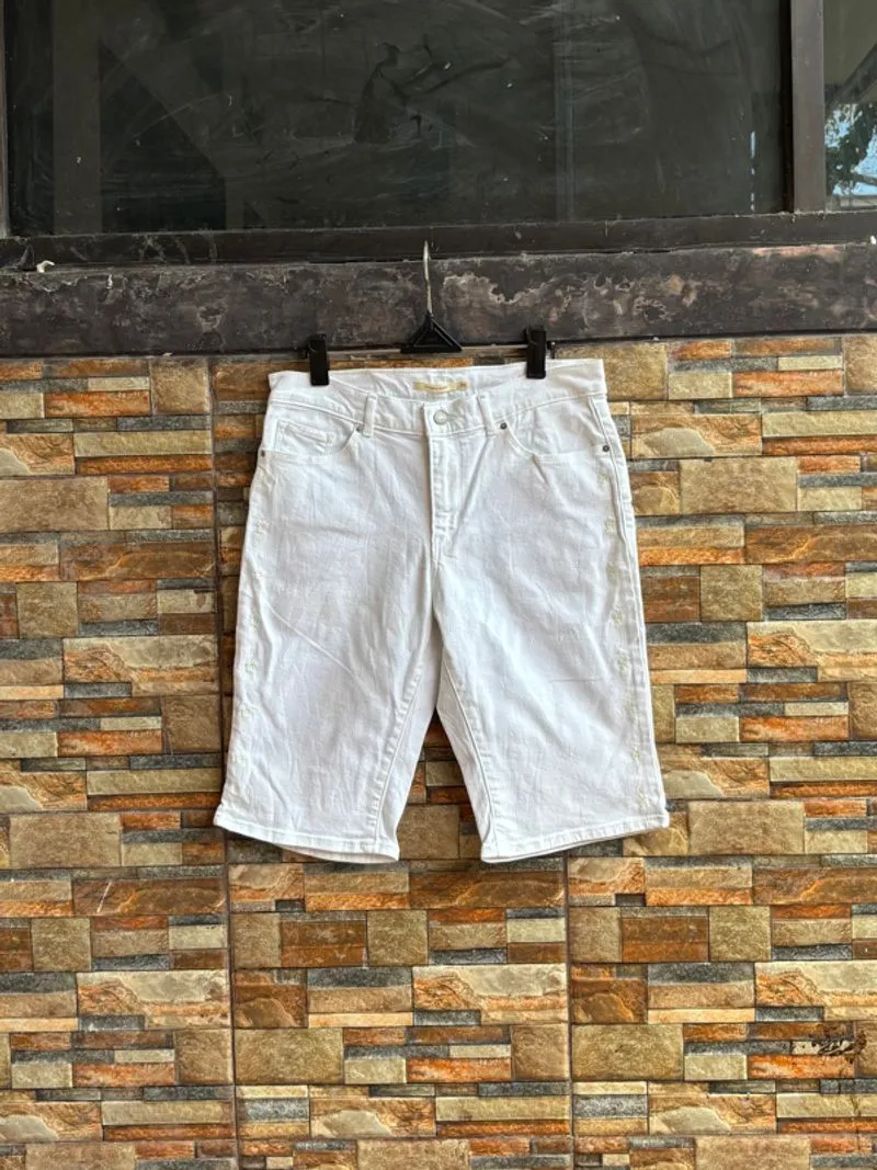 [Termurah] Levis Bermuda Jeans Short Good Condition photo 1