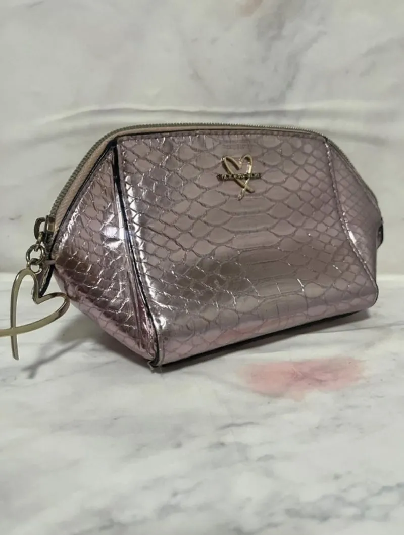 Victoria's Secret 2018 Pink Pouch photo 1