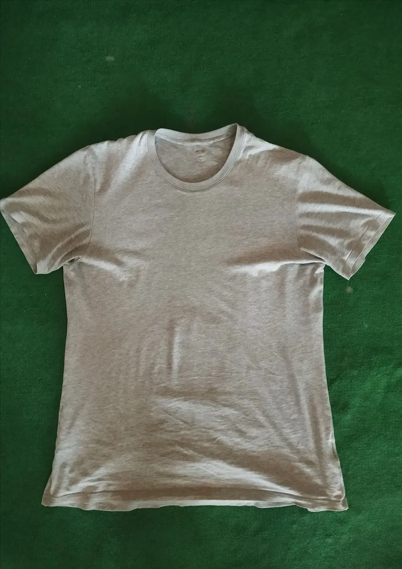 Uniqlo Biker Sportswear T-shirt Pria gray photo 1