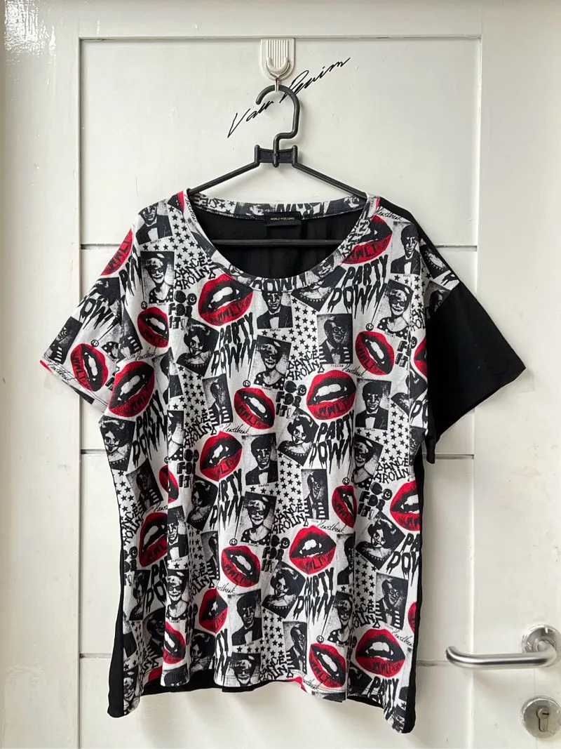 SALE!! World Wide Love T-shirt photo 1